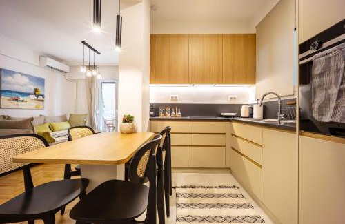 Ampelokipoi Apartment | Attica Skyline Living!