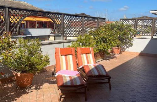 Quartiere XXXIII Lido di Ostia Ponente Apartment | Attico con terrazza in Via dei Traghetti