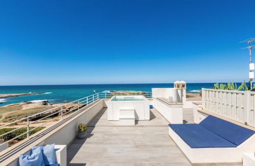 Torre Santa Sabina House | Attico Mezzaluna by BarbarHouse