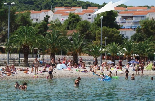 Necujam Apartment | Attico "NIDO" a 50m dal mare con terrazzo grande - un'oasi di pace e bellezza
