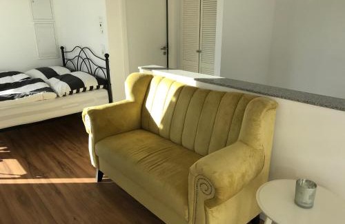 Gundelfingen Apartment | Attika Ferienwohnung in Freiburg -Gundelfingen mit großer Dachterrasse