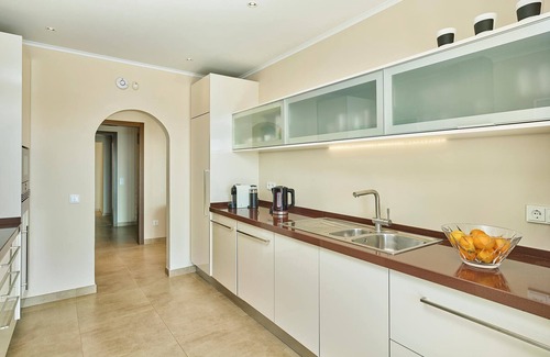 Pe do Cerro Villa | Attractive Villa, A/C, South Facing Terrace, Private Pool, Sea Views close to Santa Barbara de Nexe!