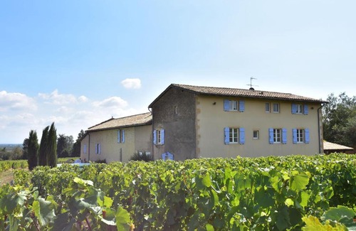Chaintre House | Attractive Mansion in Vinzelles with Swimming Pool