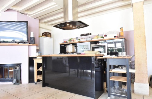 Chaintre House | Attractive Mansion in Vinzelles with Swimming Pool