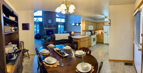 Cloudcroft House | ATVParking|36mi to White Sands|Wildlife|In Village
