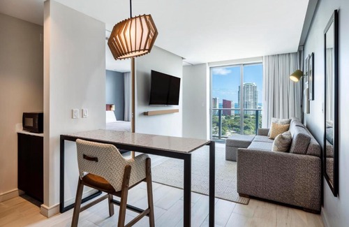 Brickell Hotel | Atwell Suites Miami Brickell by IHG