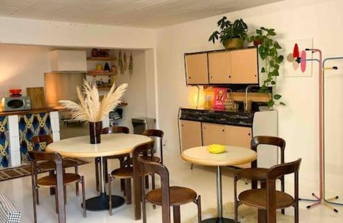 Grosrouvre House | Atypique ancien studio de cinéma 100m2
