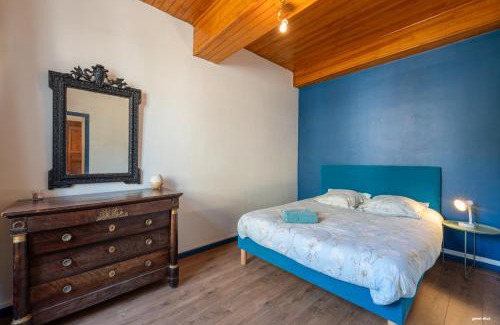Bruniquel Villa | Au cœur de Bruniquel - Magnifique villa en pierres pour 7 personnes - Piscine privée - Poêle - Vue imprenable sur le village - Jardin - Garage