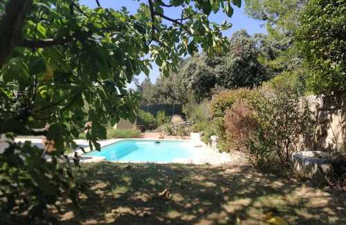 Cadenet Villa | Au Calme, Très Jolie Maison, bel Espace Piscine, Pool House, Cadre Champêtre