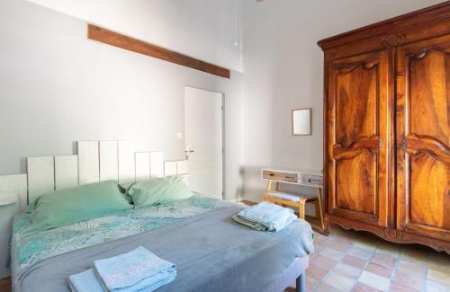 Aubais House | Au Coeur De L'Olivette - Climatisée avec piscine