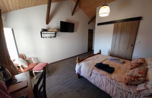 Faye-l'Abbesse Bed & Breakfast | Au granit bleu