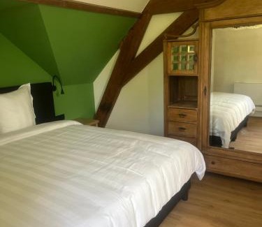 Leignon House | Auberge du chateau de Leignon