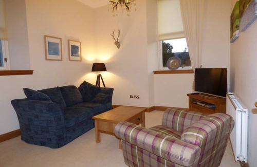 Arden House | Auchenheglish Lodges - 7 Lomond Castle