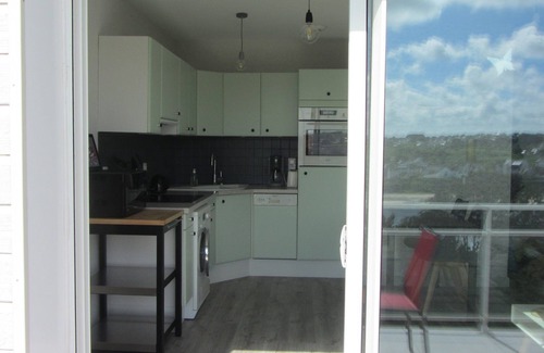 Audierne Apartment | Audierne-Bright apartment with terrace and breathtaking ocean view - Wifi