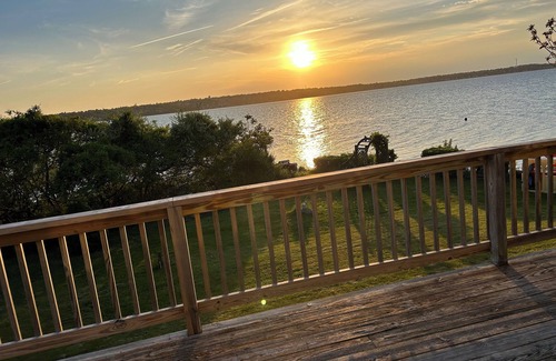 Tiverton House | Audrain Car WeekAmazing View Water Front Private Beach Big Yard Close To Newport