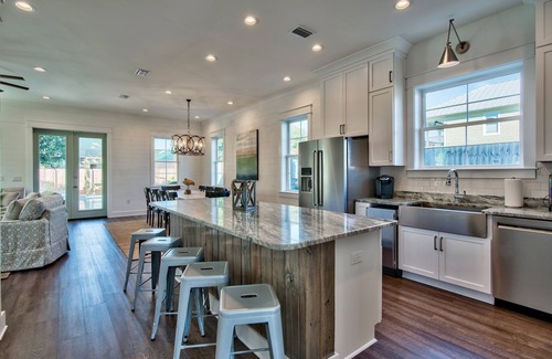 Crystal Beach House | Aug–Oct*Heated Pool&Spa*Golf Cart*Bikes*Dogs Ok