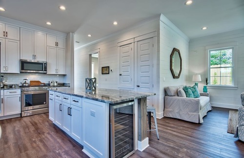 Crystal Beach House | Aug–Oct*Heated Pool&Spa*Golf Cart*Bikes*Dogs Ok