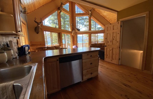 Cle Elum House | August weekday specials. Book your last minute quick trip vacay! Best loc price