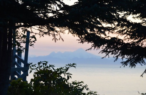 Anchor Point Cabin | Augustine Cabin overlooking the waters of Cook Inlet