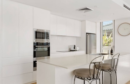 Shoal Bay Apartment | Aura 3 Spectacular Beachside Views