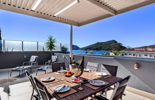 Shoal Bay Apartment | Aura Apartments, Unit 13/59 Shoal Bay Rd - Relax on your rooftop terrace overlooking Shoal Bay Beach