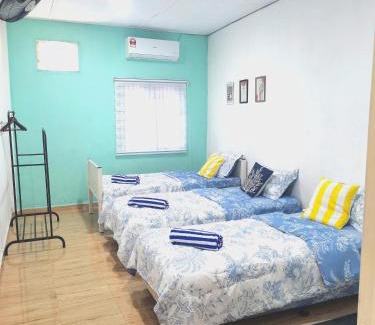 Langkawi House | Aura Bluewave Seaview Homestay and Mini Beach Cafe