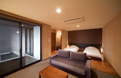 Yumoto Hotel | Aura Tachibana