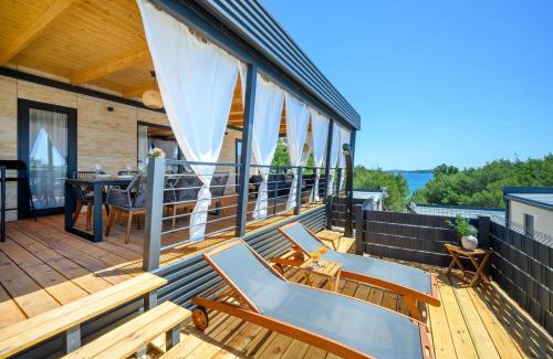 Drage Villa | Aurora - luxury mobile house with sundeck