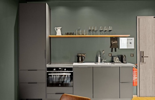 Reykjavik Apartment | Aurora Nooks - Superior Studio for 4 - free parking