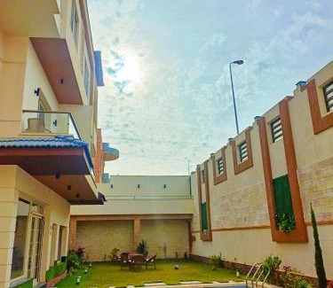 Sheikh Zayed City Villa | Aurora sky view suite