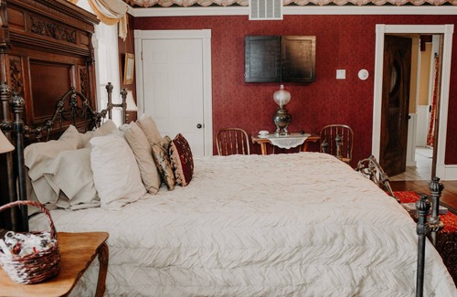 Stillwater House | Aurora Staples Inn
