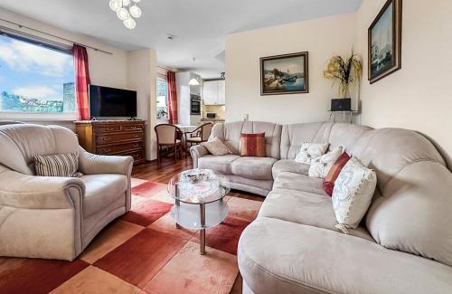 Bad Soden-Salmuenster Apartment | Ausblick Spessart Ferienwohnung nähe Therme und Salzgrotte