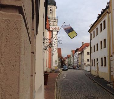 Neuburg Hotel | aussicht bio hotel restaurant cafe