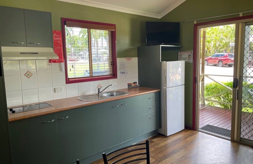 Richmond Hill RV Rental | Aussie Outback Oasis