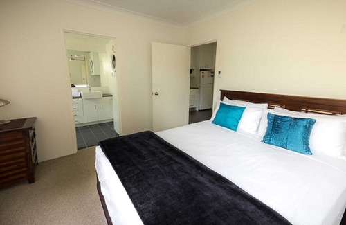 Burleigh Heads Apartment | Aussie Resort