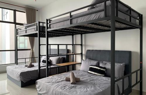 Taman Mount Austin Apartment | Austin 18, Friendly Sky by Antlerzone