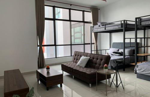 Taman Mount Austin Apartment | Austin 18, Friendly Sky by Antlerzone