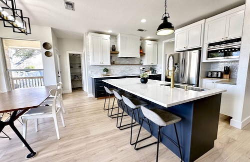 Hays County House | Austin Hill Country - Saltwater Pool and Rooftop Deck