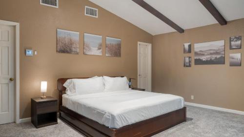 Tarrytown House | Austin Retreat w Game Room Casita EV Charger Cedar Stone by AvantStay