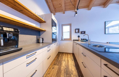 Schonbach Ski Chalet | Austrian Alps Chalet with Ski Access