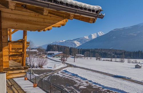 Schonbach Apartment | Authentic cosiness with a mountain panorama