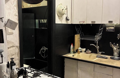 Tel Aviv City Center Apartment | Authentic artist apartment in the heart of Tel Aviv