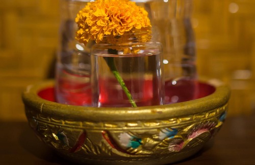 Ubud House | Authentic Balinese Superior Room with AC