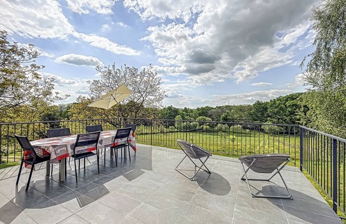 Beynat Cottage | Authentic Cottage, Peaceful with Private Terrace, Private Garden and Wi-Fi