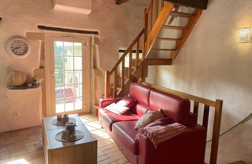 Rousset-les-Vignes House | Authentique Maison de Village en Drôme Provençale