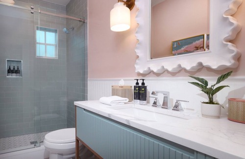 Uptown - Upper Duval Hotel | Avalon 2 Queen Room at Southernmost Beach Resort – 3 Onsite Pools & Beach Access