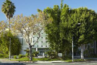 Beverly Hills Hotel | Avalon Hotel Beverly Hills, a Member of Design Hotels
