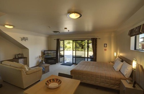 Motueka Hotel | Avalon Manor Motel