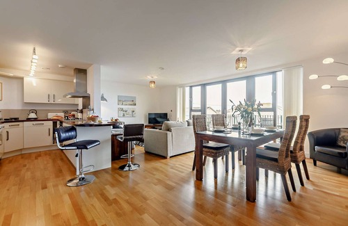 Praa Sands Apartment | Avalon - Praa Sands - Two Bedroom Apartment, Sleeps 4