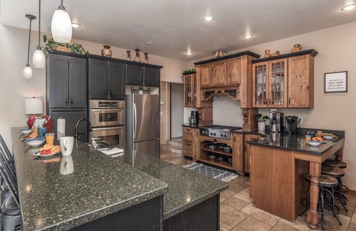 Ruidoso Cabin | Avalon | Spacious Retreat, Treetop Views, Hot Tub